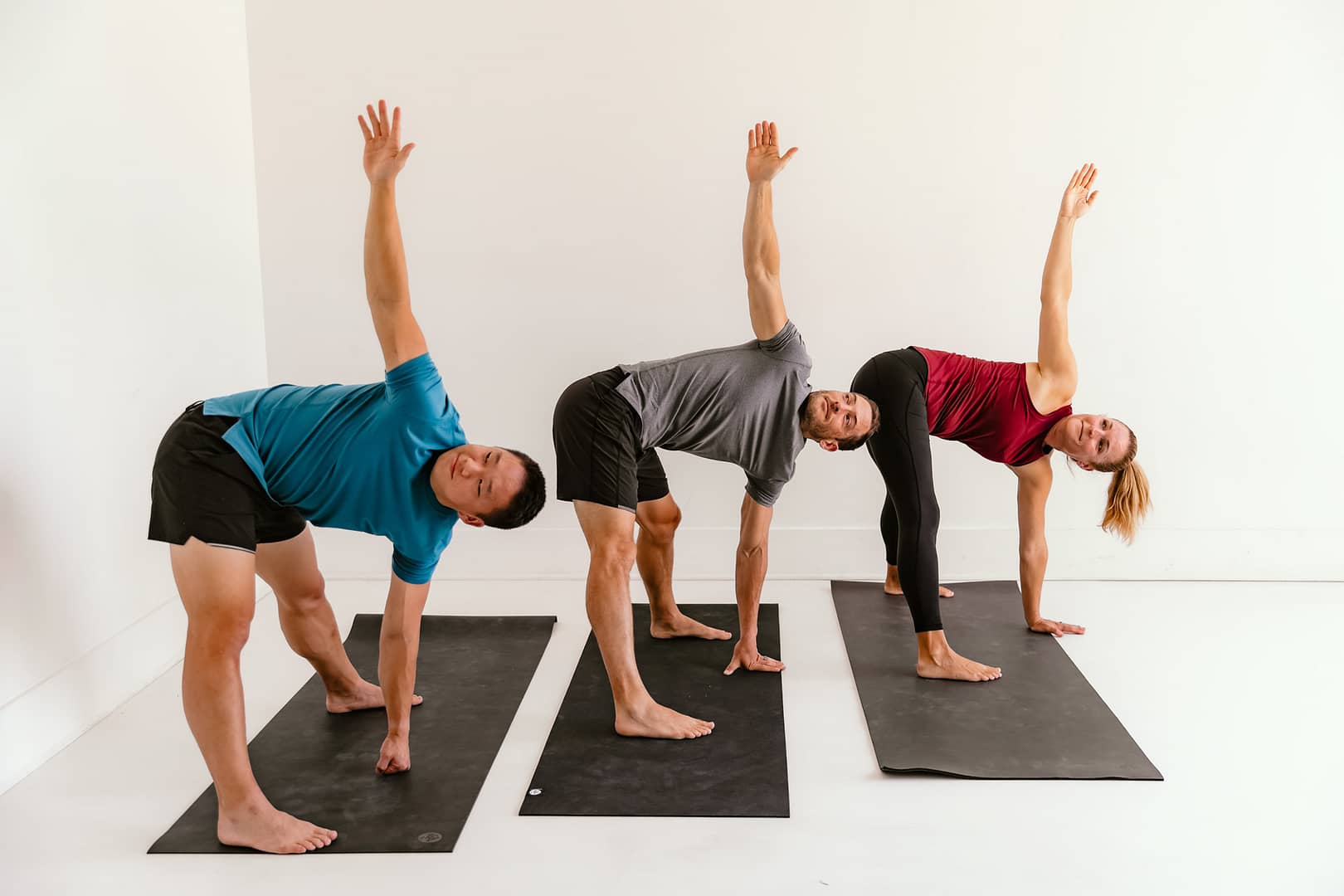 Bikram vs. Vinyasa Yoga – What's the Difference? - Triangle Yoga