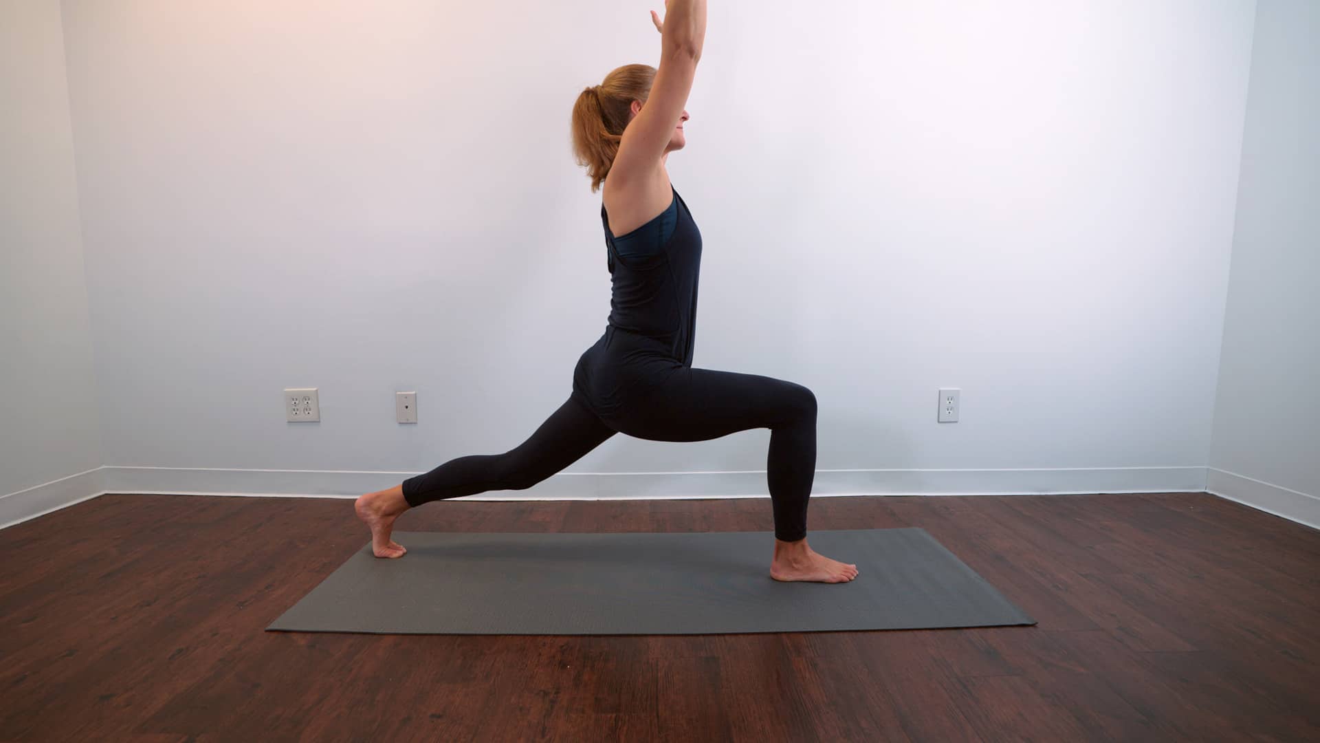 How to do High Lunge Pose (Utthita Ashwa Sanchalanasana) - Triangle Yoga