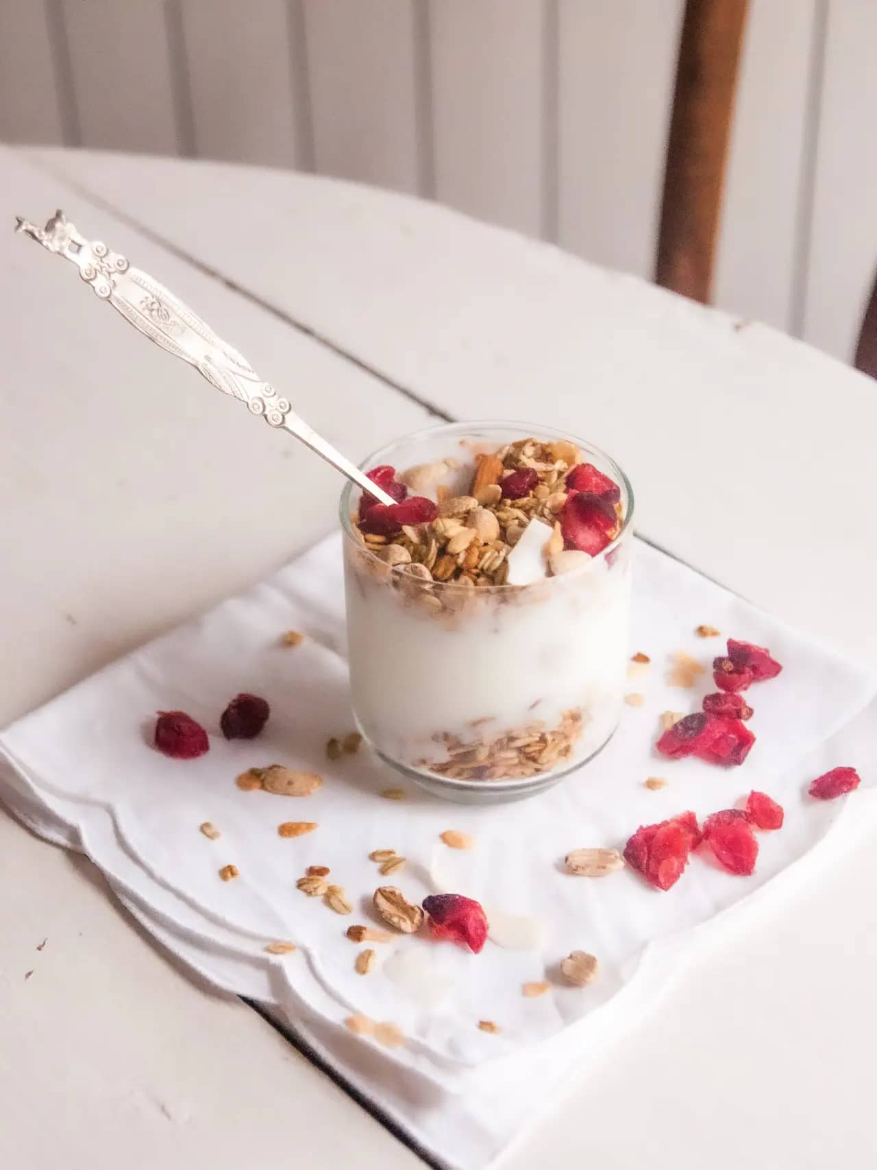what-to-eat-after-yoga-granola-fruit